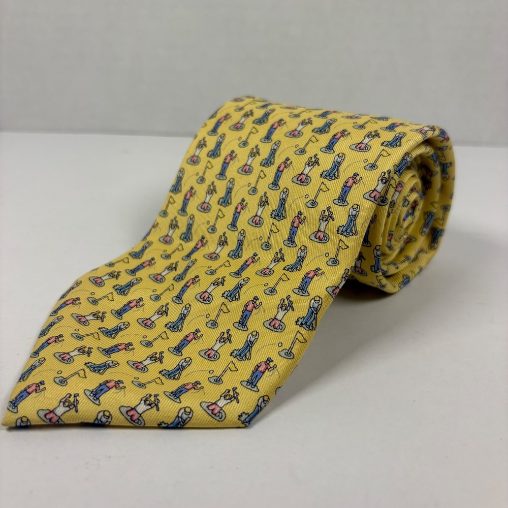 Vineyard Vines Tie Mens OS Yellow Golf Motif Silk Sport Preppy Necktie 0478 - Picture 1 of 4